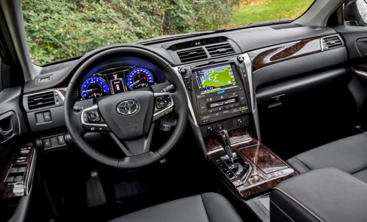 Toyota Camry 2015 phiên bản lắp ráp tại Việt Nam xuất hiện