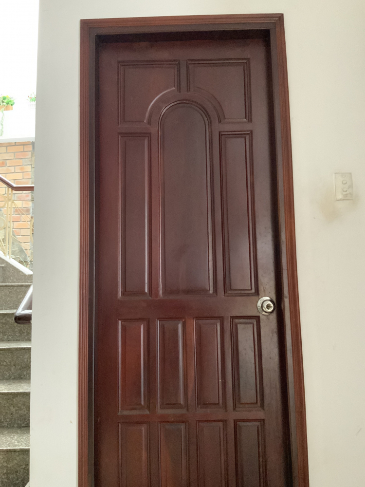 Cửa phòng WC, các bác có dùng cửa gỗ? hay nhôm? các bác chia sẻ thực tế nhé ! Cửa phòng WC, các bác có dùng cửa gỗ? hay nhôm? các bác chia sẻ thực tế nhé !