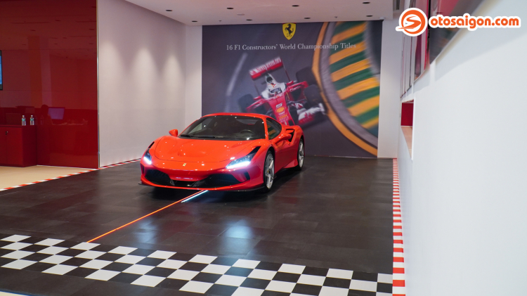 Cận cảnh Ferrari F8 Tributo tại Việt Nam: siêu xe mơ ước của người đam mê tốc độ Cận cảnh Ferrari F8 Tributo tại Việt Nam: siêu xe mơ ước của người đam mê tốc độ