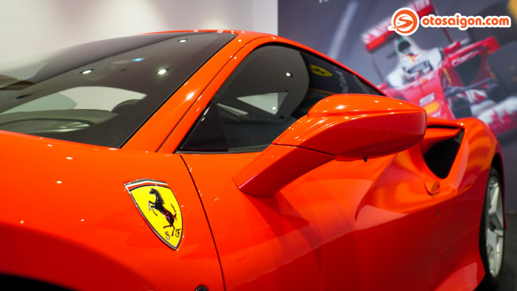 Cận cảnh Ferrari F8 Tributo tại Việt Nam: siêu xe mơ ước của người đam mê tốc độ Cận cảnh Ferrari F8 Tributo tại Việt Nam: siêu xe mơ ước của người đam mê tốc độ