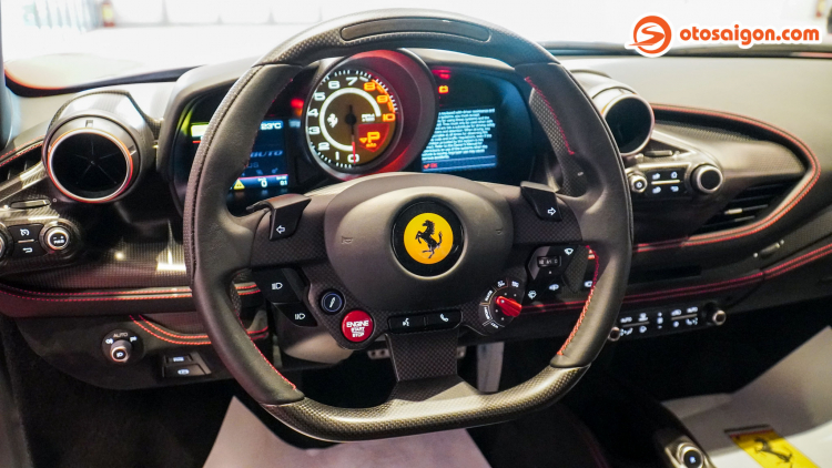 Cận cảnh Ferrari F8 Tributo tại Việt Nam: siêu xe mơ ước của người đam mê tốc độ Cận cảnh Ferrari F8 Tributo tại Việt Nam: siêu xe mơ ước của người đam mê tốc độ