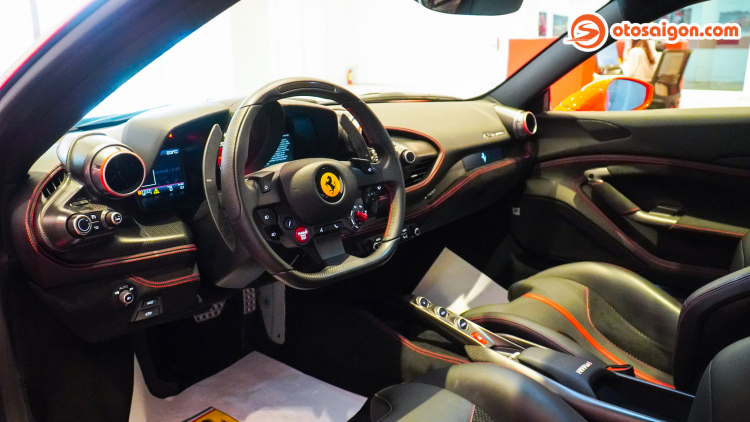 Cận cảnh Ferrari F8 Tributo tại Việt Nam: siêu xe mơ ước của người đam mê tốc độ