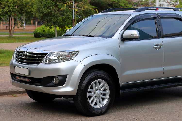 Fortuner V 2012, mẫu mới. Cực đẹp (Full hình HD)