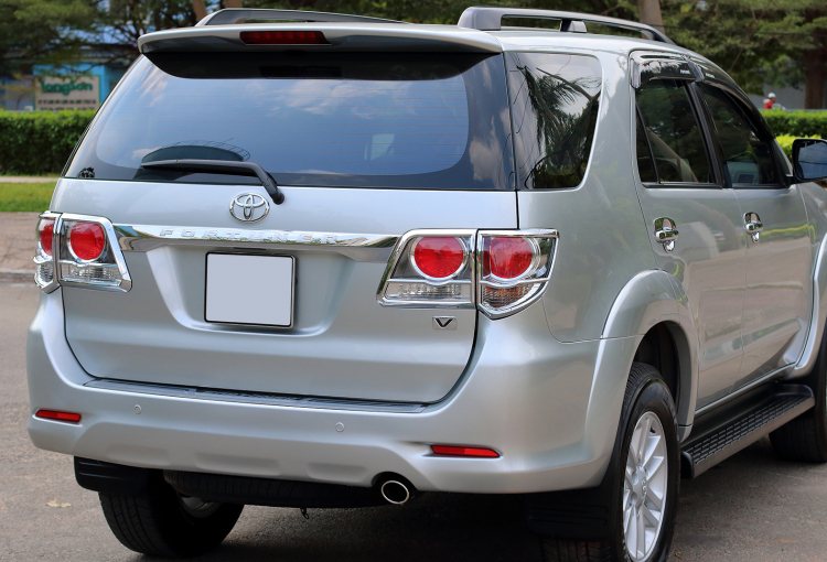 Fortuner V 2012, mẫu mới. Cực đẹp (Full hình HD)