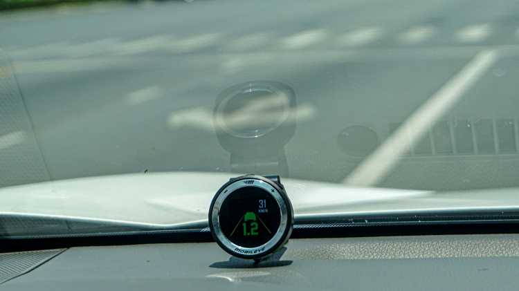 Lắp và đánh giá thiết bị hỗ trợ lái xe an toàn Mobileye 630: khá chính xác nhưng còn một số điểm lưu ý Lắp và đánh giá thiết bị hỗ trợ lái xe an toàn Mobileye 630: khá chính xác nhưng còn một số điểm lưu ý