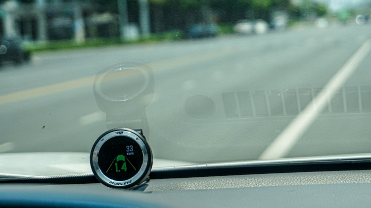 Lắp và đánh giá thiết bị hỗ trợ lái xe an toàn Mobileye 630: khá chính xác nhưng còn một số điểm lưu ý Lắp và đánh giá thiết bị hỗ trợ lái xe an toàn Mobileye 630: khá chính xác nhưng còn một số điểm lưu ý