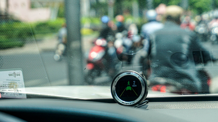 Lắp và đánh giá thiết bị hỗ trợ lái xe an toàn Mobileye 630: khá chính xác nhưng còn một số điểm lưu ý Lắp và đánh giá thiết bị hỗ trợ lái xe an toàn Mobileye 630: khá chính xác nhưng còn một số điểm lưu ý