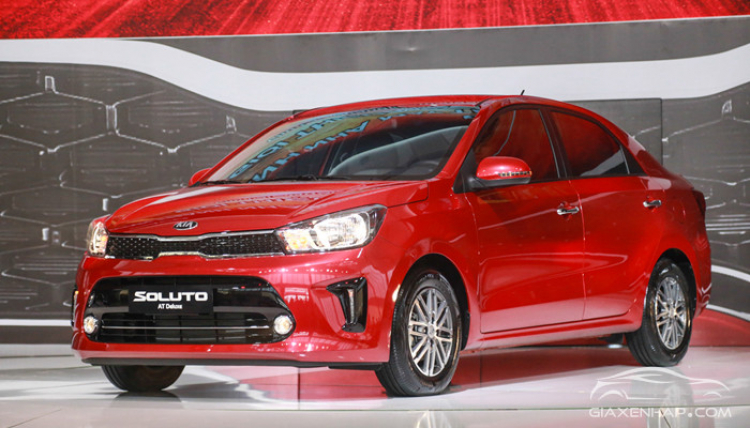 So sánh Mitsubishi Attrage 2020 và Kia Soluto: xe nào "ngon" hơn khi chênh chỉ 5 triệu? So sánh Mitsubishi Attrage 2020 và Kia Soluto: xe nào "ngon" hơn khi chênh chỉ 5 triệu?