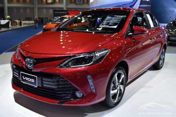 So sánh Mitsubishi Attrage 2020 và Kia Soluto: xe nào "ngon" hơn khi chênh chỉ 5 triệu?