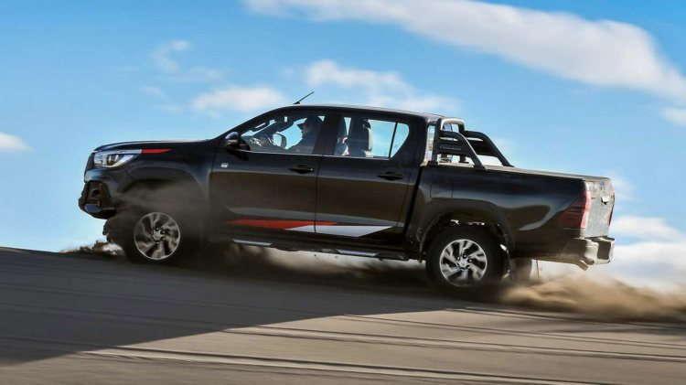 Toyota Hilux GR sử dụng động cơ diesel V6 sắp xuất hiện, đối đầu trực tiếp với Ranger Raptor