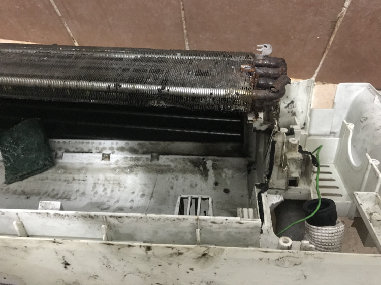 Túi hứng nước vệ sinh máy lạnh? nhờ các anh tư vấn Túi hứng nước vệ sinh máy lạnh? nhờ các anh tư vấn