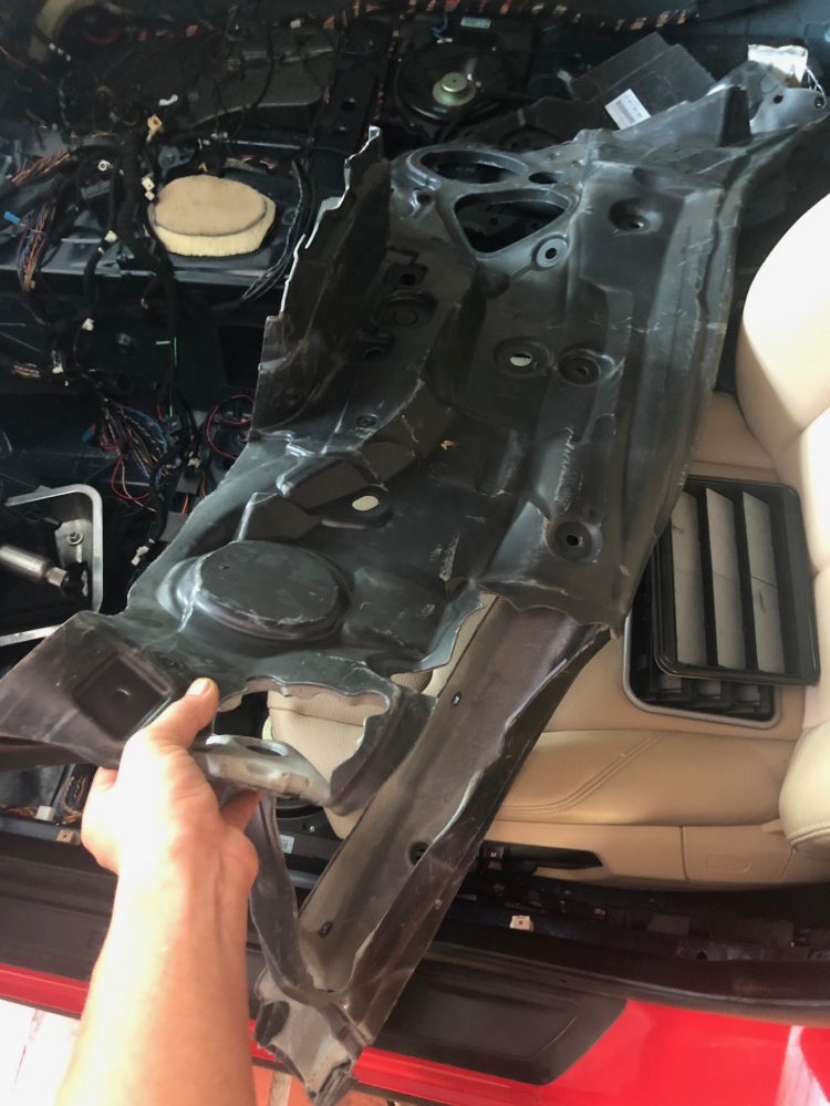 Hành trình 5 tháng và 4 lần xử lý khoang lái BMW 428i có mùi bụi VÀ ĐÃ HẾT