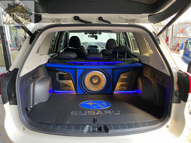 Độ âm thanh cho Subaru Forester với thiết kế đẹp và đơn giản.
