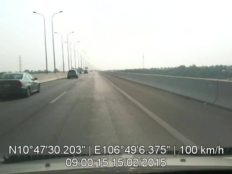 Xe lưu thông với tốc độ chậm hơn phải đi làn trong bên phải? Xe lưu thông với tốc độ chậm hơn phải đi làn trong bên phải?
