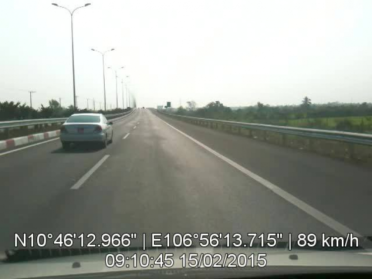 Xe lưu thông với tốc độ chậm hơn phải đi làn trong bên phải? Xe lưu thông với tốc độ chậm hơn phải đi làn trong bên phải?