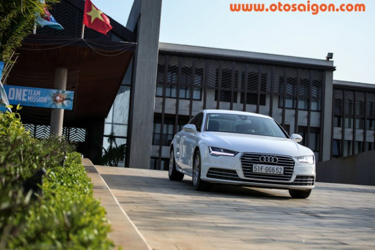 Sau vô lăng Audi A7 Sportback 2015: Sức hút từ đẳng cấp