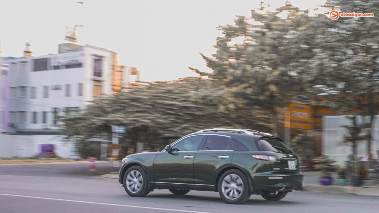 Infiniti FX35 màu độc 15 năm tuổi rao bán giá rẻ hơn Toyota Vios số sàn 2020 Infiniti FX35 màu độc 15 năm tuổi rao bán giá rẻ hơn Toyota Vios số sàn 2020