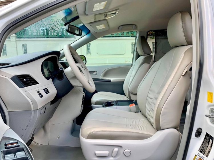 Gần 10 năm tuổi, Toyota Sienna nhập Mỹ bán lại giá vẫn đắt hơn Kia Sedona