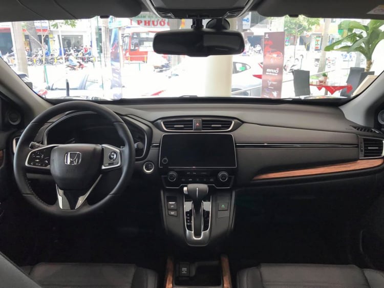 Xả hàng tồn, nhiều đại lý giảm giá hơn 100 triệu đồng cho Honda CR-V