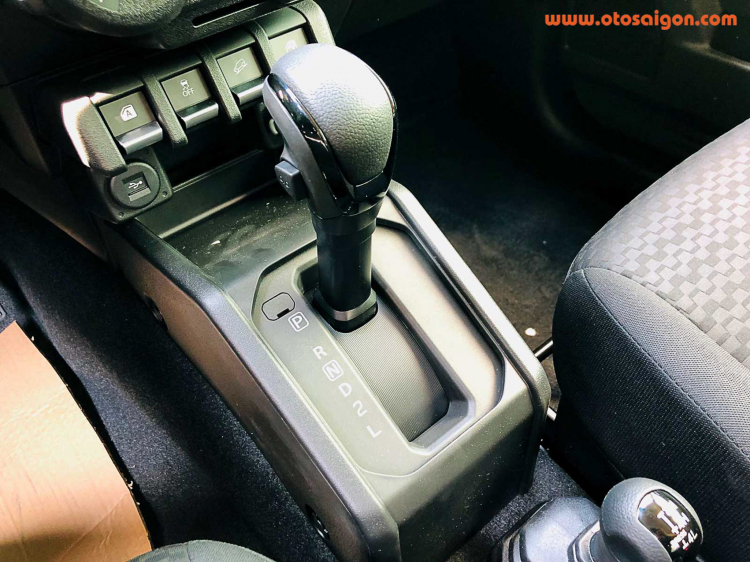 Suzuki Jimny đầu tiên ra biển số tại Việt Nam, giá lăn bánh hơn 1,5 tỷ đồng