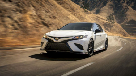 otosaigon-toyota-uc-2.jpg