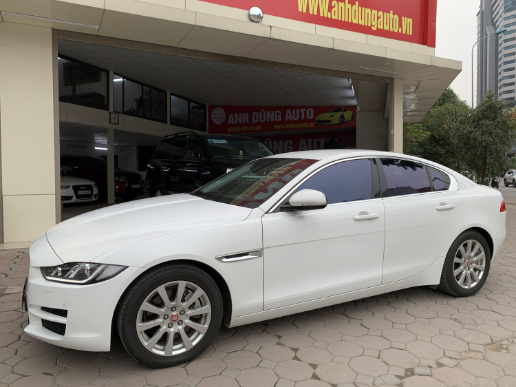 Jaguar XE 2.0T, sản xuất 2015, đăng ký 2016, nhập nguyên chiếc tại Anh Quốc