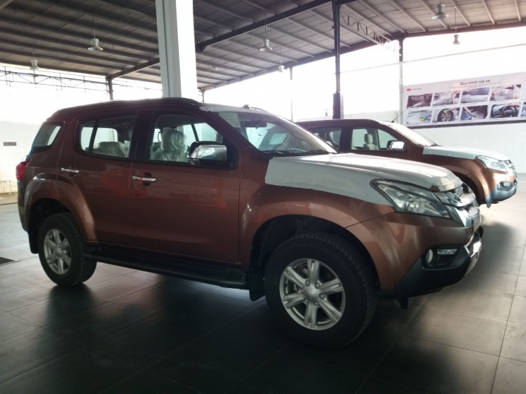 Em thanh lý mấy con isuzu Mux 3.0AT- 2017 giá 750 triệu nhé