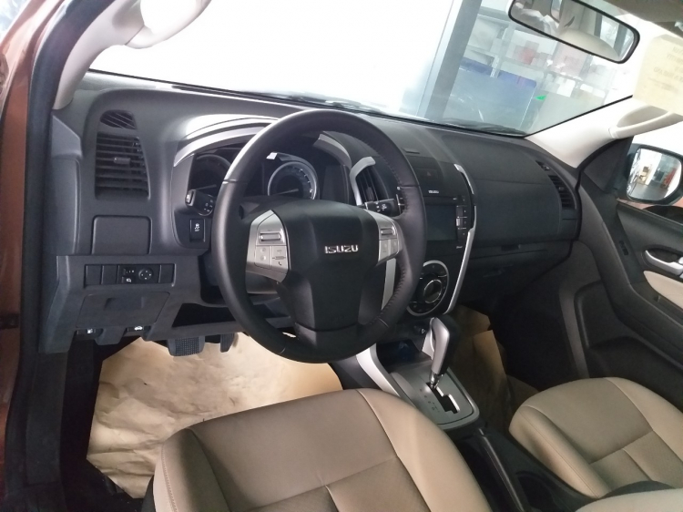 Em thanh lý mấy con isuzu Mux 3.0AT- 2017 giá 750 triệu nhé