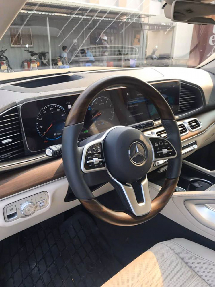 Mercedes-Benz GLS 450 4Matic 2020 nhập tư nhân đầu tiên về nước, trang bị khác xe chính hãng