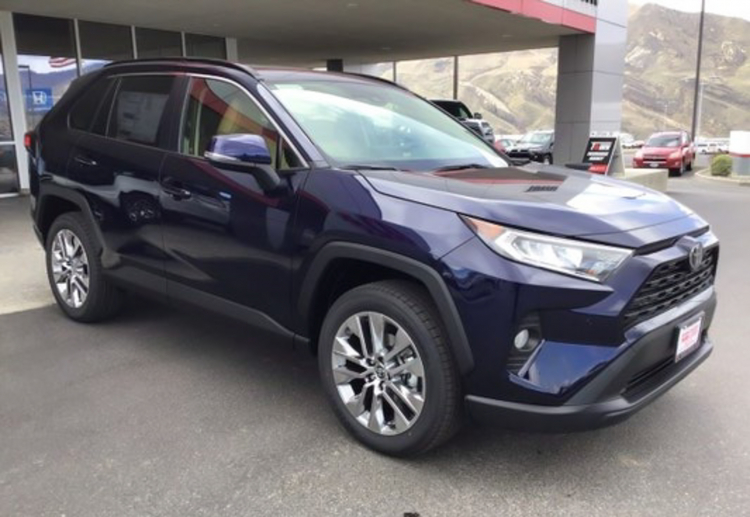 Toyota RAV4 2020 nhập Mỹ về Việt Nam giá hơn 2 tỷ đồng: Đối thủ của CX-5 và CR-V