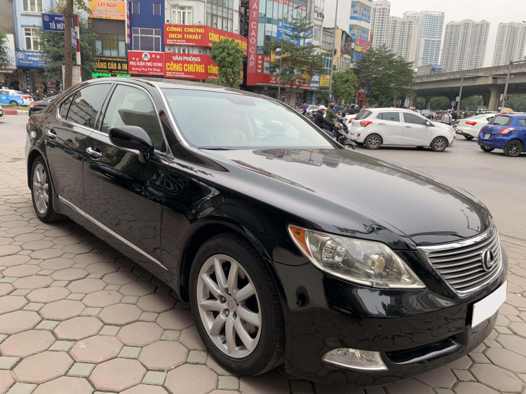 Lexus LS460 sản xuất 2008 Màu đen nội thất kem