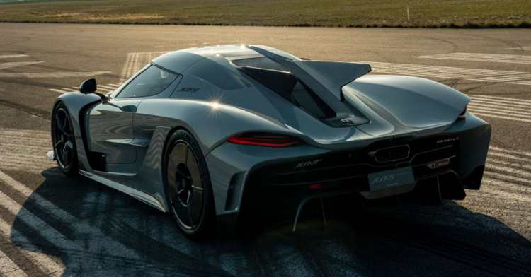 Ảnh thực tế bộ đôi ông hoàng tốc độ Koenigsegg Gemera và Jesko Absolut tại quê nhà