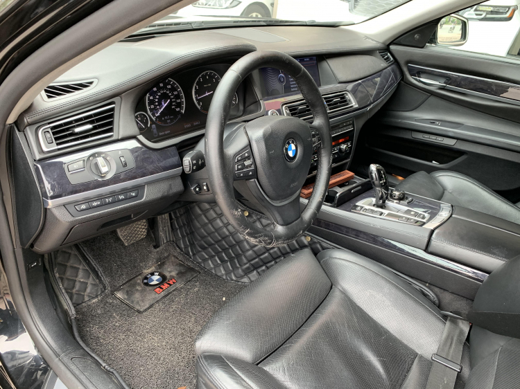 BMW 750Li nhập khẩu nguyên chiếc tại Đức sản xuất 2009 đăng ký 2010