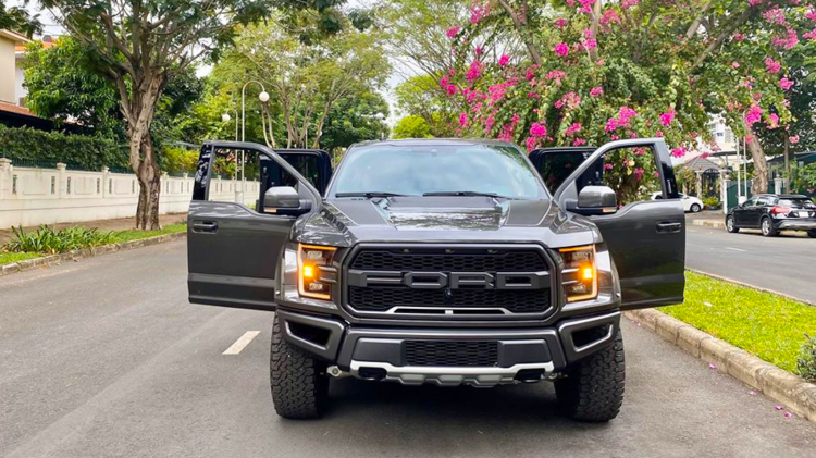 Chi tiết siêu bán tải Ford F-150 Raptor SuperCab đầu tiên tại Việt Nam