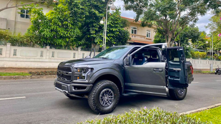 Chi tiết siêu bán tải Ford F-150 Raptor SuperCab đầu tiên tại Việt Nam