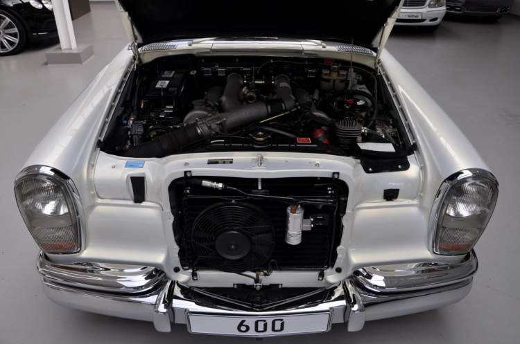 Chiêm ngưỡng vẻ đẹp đẳng cấp của Mercedes-Benz 600 Pullman Maybach 1975 hơn 2 triệu USD