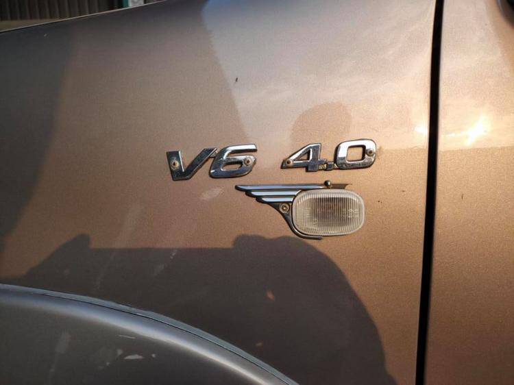 Hàng hiếm Toyota Fortuner máy xăng V6 4.0L nhập Trung Đông tại Việt Nam