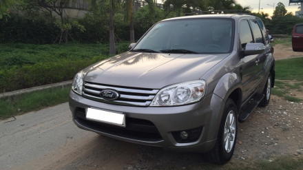 ban-xe-ford-escape-cu-doi-2009.jpg