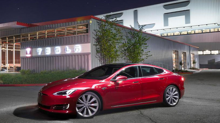 Xe Tesla đăng ký tại Trung Quốc tăng 450% sau khi nhà máy Thượng Hải mở cửa lại