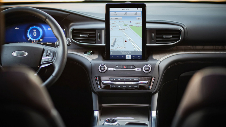 Những hệ thống thông tin giải trí trên xe nào gây xao lãng nhất cho cánh tài xế?