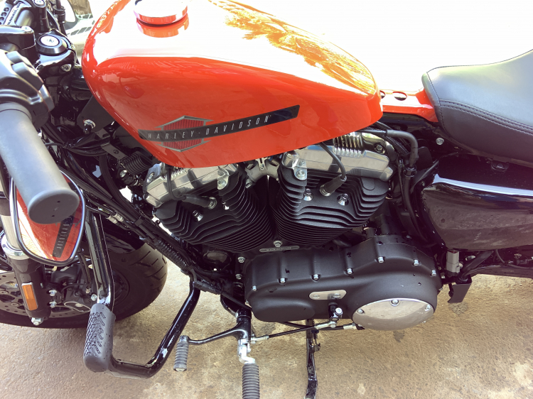 Nhờ các bác tư vấn giữa Harley Davidson Iron 1200 và 48 Nhờ các bác tư vấn giữa Harley Davidson Iron 1200 và 48