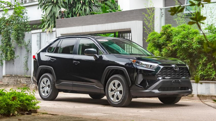 Cận cảnh những trang bị trên Toyota RAV4 bản tiêu chuẩn nhập Mỹ giá 2,3 tỉ đồng