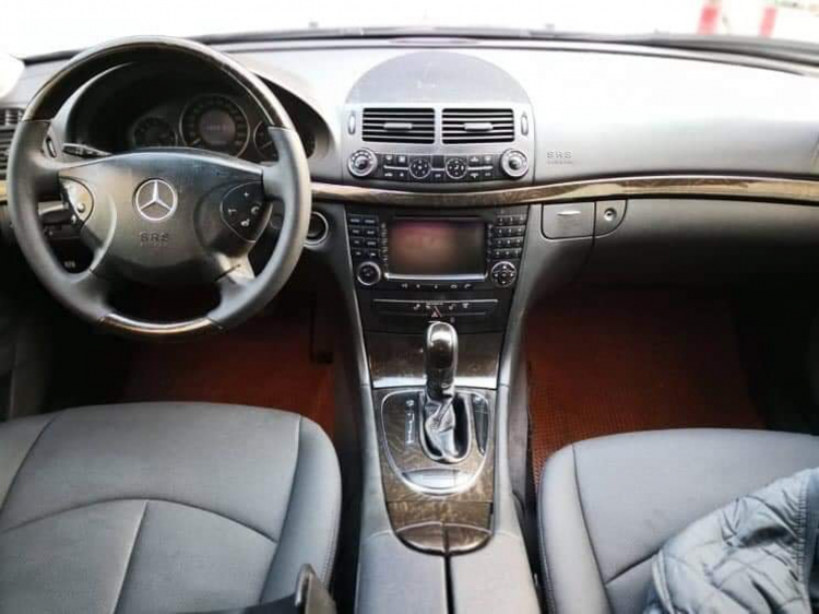 Mercedes-Benz E220 2005 máy dầu hàng hiếm tại Việt Nam tìm chủ với giá 468 triệu đồng