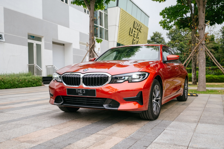 THACO BMW ra mắt 3 phiên bản 320i và 330i mới, giá từ 1,89 tỷ đồng THACO BMW ra mắt 3 phiên bản 320i và 330i mới, giá từ 1,89 tỷ đồng