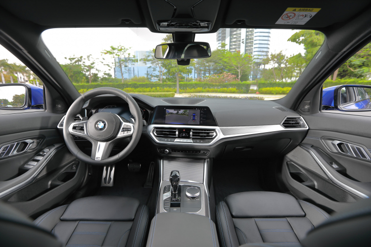 THACO BMW ra mắt 3 phiên bản 320i và 330i mới, giá từ 1,89 tỷ đồng THACO BMW ra mắt 3 phiên bản 320i và 330i mới, giá từ 1,89 tỷ đồng