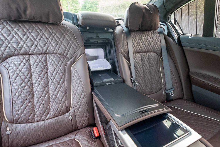 BMW 7-Series 2020 có giá bán từ 4,3 tỷ đồng, quyết so kè Mercedes S-Class BMW 7-Series 2020 có giá bán từ 4,3 tỷ đồng, quyết so kè Mercedes S-Class