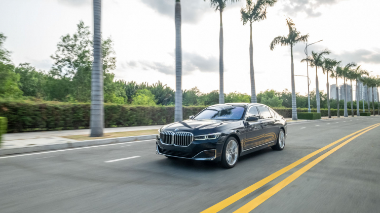 BMW 7-Series 2020 có giá bán từ 4,3 tỷ đồng, quyết so kè Mercedes S-Class