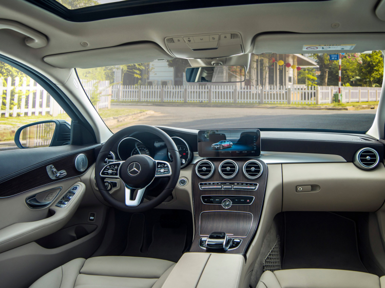Chênh 170 triệu đồng, chọn BMW 320i Sport Line hay Mercedes C200 Exclusive? Chênh 170 triệu đồng, chọn BMW 320i Sport Line hay Mercedes C200 Exclusive?