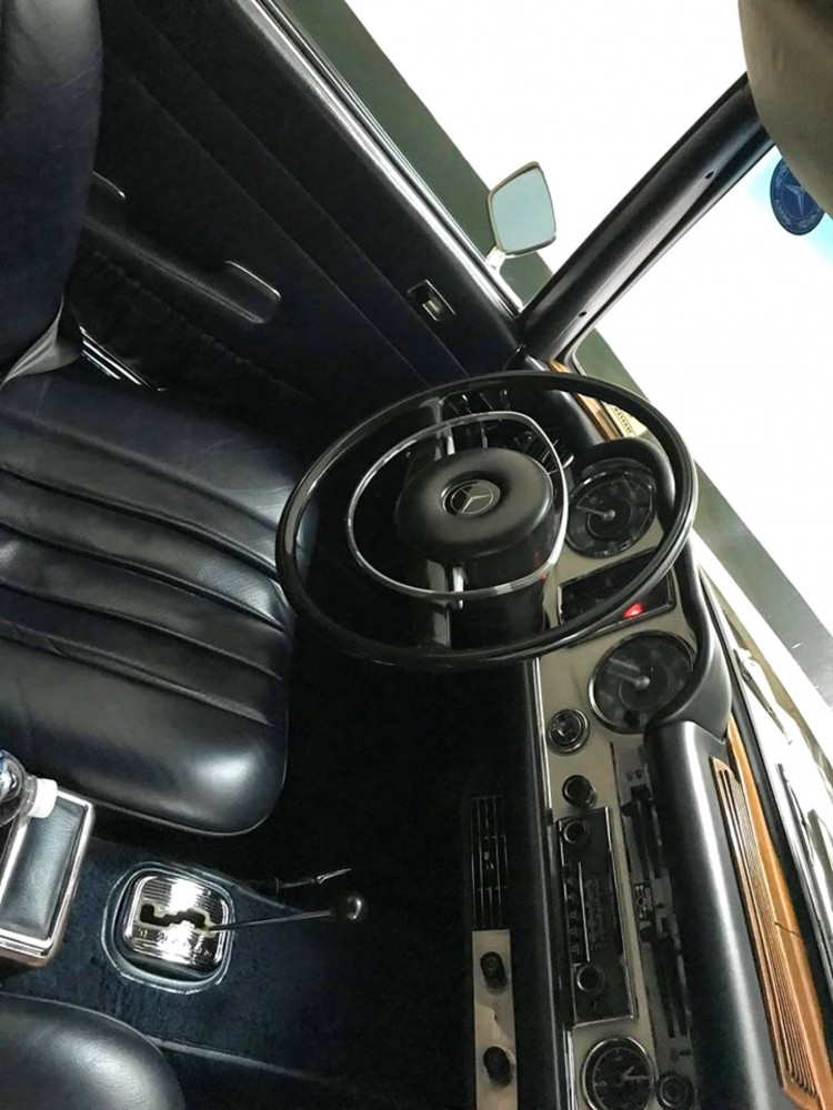 Xe cổ hàng hiếm Mercedes-Benz 280 SL hơn 50 năm tuổi tại Việt Nam Xe cổ hàng hiếm Mercedes-Benz 280 SL hơn 50 năm tuổi tại Việt Nam