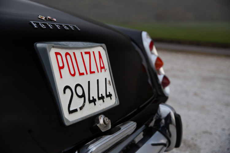 Ferrari 250 GTE: huyền thoại xe cảnh sát Ý duy nhất còn lại trên thế giới